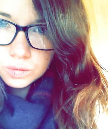 Just your average food eating coffee drinker. Snapchat: jaz.blake11