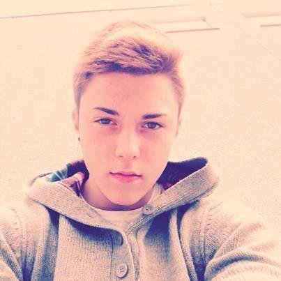 batuhan12698984's profile picture. Duygumm Kadar Değerli Misin ???