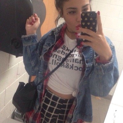 virtuallyjesy's profile picture. chilll