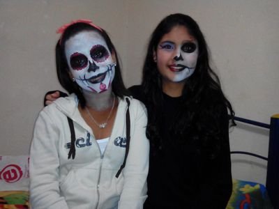 DanielaRL98's profile picture. 