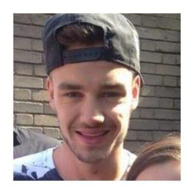 free follow by @louvableleeds // your sunshine loves you and so do i ♥