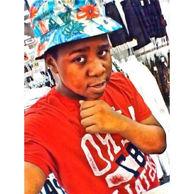 Loyal tweets hoe .. ✌