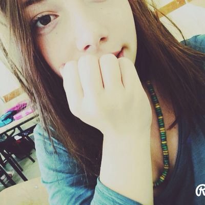ciao sono bia e ho 14 anni.Vengo da roma e mi piace la musica... ♪