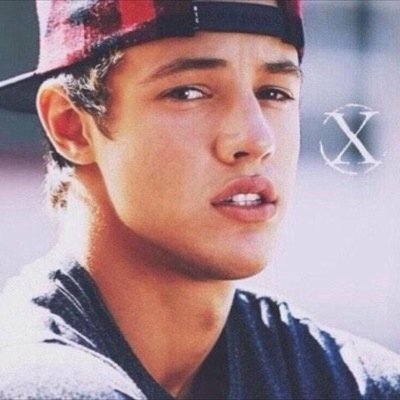 uglycameronpics's profile picture. @sociabledallas