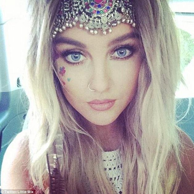 RoxxieShieldLAL's profile picture. {RP} Roxanne MacKenzie Shields is my name..And yes,it's my whole name..Music and Food is life. {Single}