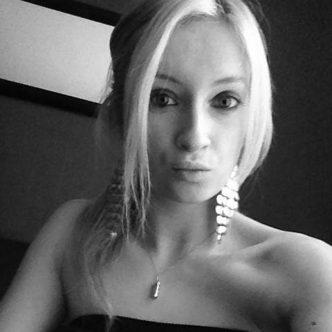 CMelina72's profile picture. 