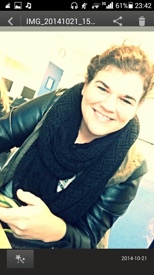 Naam: Jacolien/hobby: Fotografie/running/Havo diploma/Directie-secretaresse in opleiding/20 jaar:D/werkt bij @Snackplaza_urk