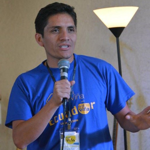 Ciudadano del cielo, regenerado por la sangre de Jesucristo y orgullosamente ecuatoriano de centro izquierda