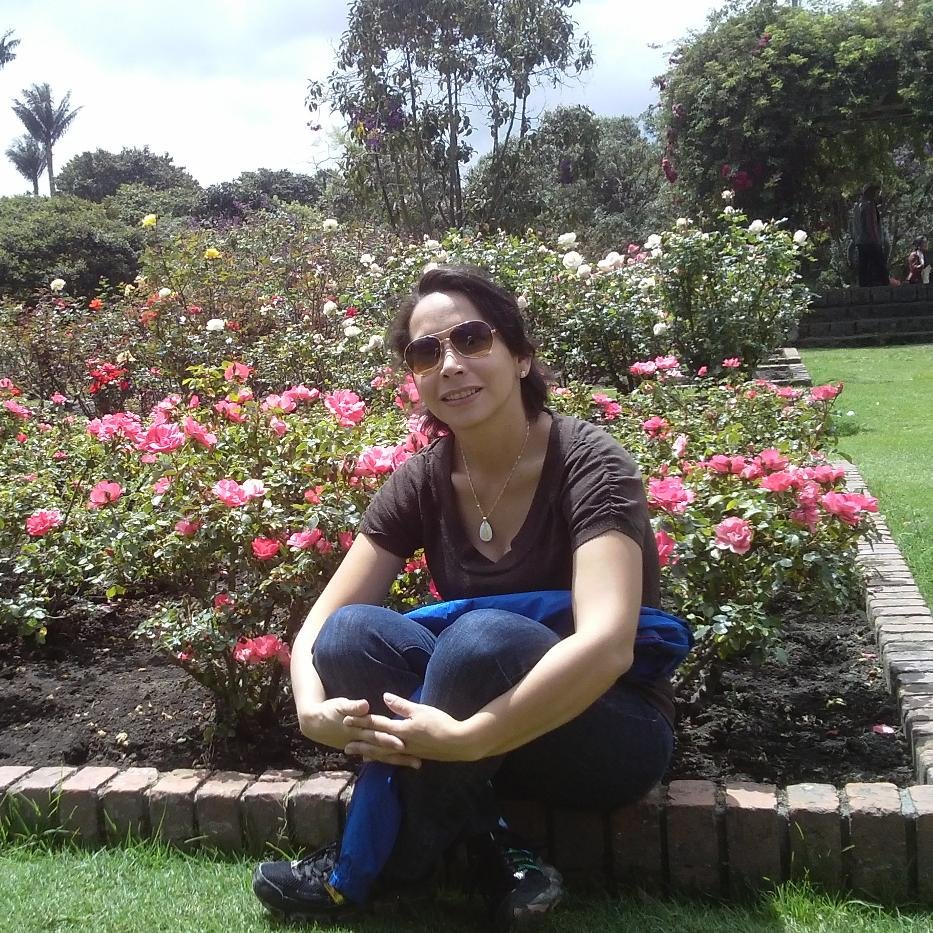 Bioanalista de Profesion, y Docente en Hematologia, felizmente Madre de un niño alegre, cariñoso y que llena mis dias de felicidad sin importar los obstaculos.
