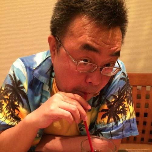 すかし&みっぴーのギター担当 最近はトロンボーン吹かないしバイクも乗らないしヘリコプターも飛ばさない。 そのかわりちょいちょいキャンプに行きます。