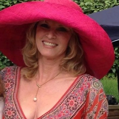 JuliaTimewell's profile picture. Artist, Hypnotherapist, Entrepreneur, X Model, X Dancer-Hot Gossip