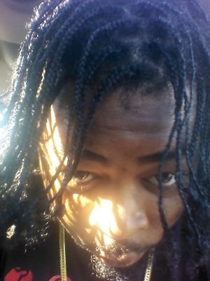 I write music get at me,           (Tell me I can do it, I can reach the mountain top, tell me they going to love me, they going to love the way I rock...