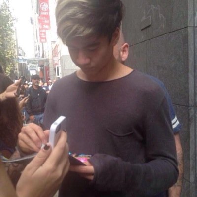 free follow from @pixiedustmike bc she loves you :)