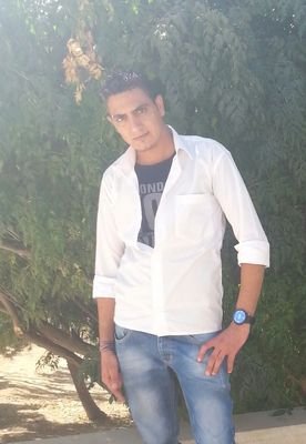 ﻋﻠﻤﺘﻨﻲ ﺁﻟﺤﻴـﺂﺓ , ﺁﻥ ﺁﺣﺘﺮﺁﻡ ‏( ﻋﻘﻮﻝ ‏) ﺁﻟﺒﺸﺮ
ﻭﻟﻜﻦ ﻵ ﺁﺛﻖ ﺑﻬـﺂ !!..