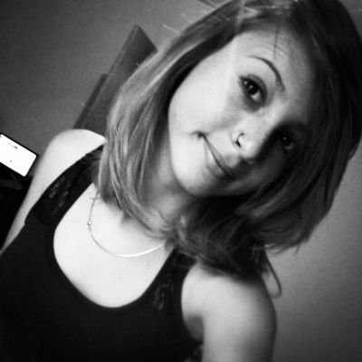 Sou uma princesa Maluca, troquei minha corôa por um litro de vodka, e mandei o principe pro inferno , tenho 14 Anos veia ja kk sqn, faço Niver dia 26/08/14 ! so