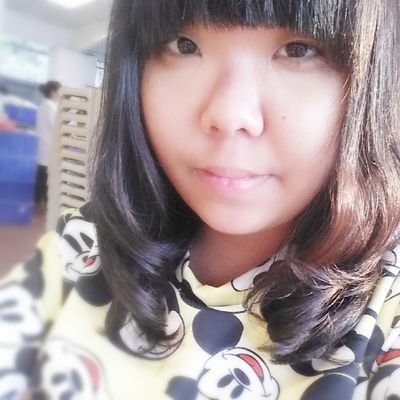 Yuena Lim 想尝试最近流行的 舒压着色 自己印列出来 花钱买着色本都觉得懒惰 印了这么多张我到底是有多少压力