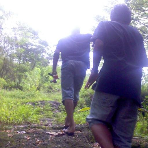 Aku ingin mengelilingi Zamrud Khatulistiwa, berbagi tempat wisata yang cantik... yang punya foto dan cerita traveling bisa email ke mdirgapp@gmail.com :)