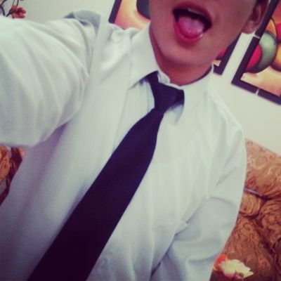 Solo quiero ser popular :'( /3