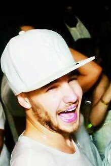 Hey yo baby, your beautiful (: Maybe I can get you in my bed?
(;