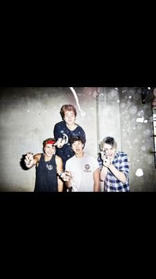 ~singer~I'm just a girl that's in love with 9 idiots...ut they're my idiots. ~also love Chase goehring  and Evan peters~