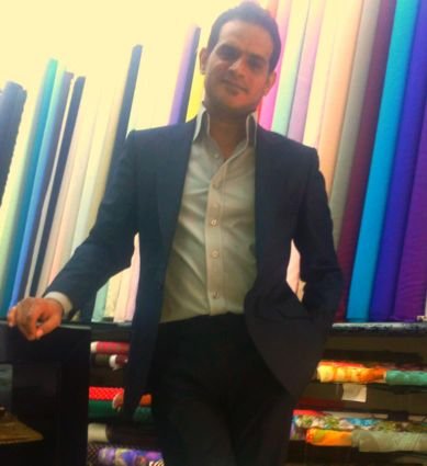 سجل  ..............  أنا عربي
Fashion Designer  ...