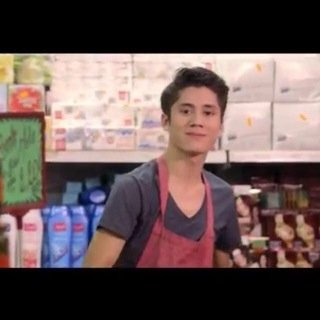 hij weet niet wat hij doet met mij @NilsKaller