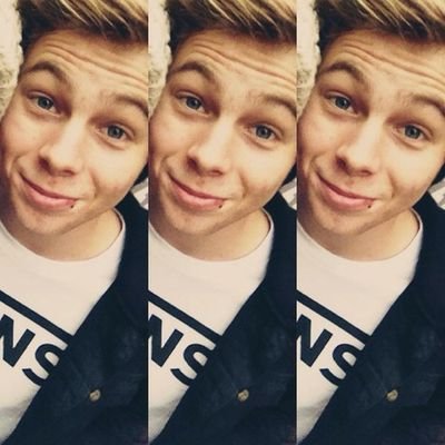Im A FIVE SECONDS OF SUMMER FAN!!!❤