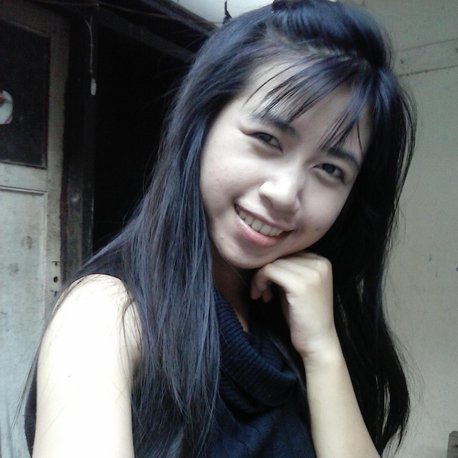 Online | Masak | Makan | tidur | Maen :) Fb/Path/Instagram/Blog : Ghina Mareana :)