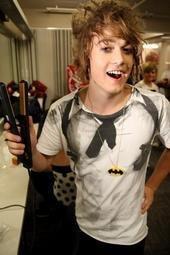 im not andy clemmensen but this is a twitter group for all his fans so follow if your a true fan