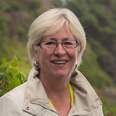 I'm Mayor of Ucluelet, BC. I've lived in Ukee for almost 4 decades, and served as Mayor from 1999 to 2008. Connect with me for coffee or tea. Ukee is awesome!