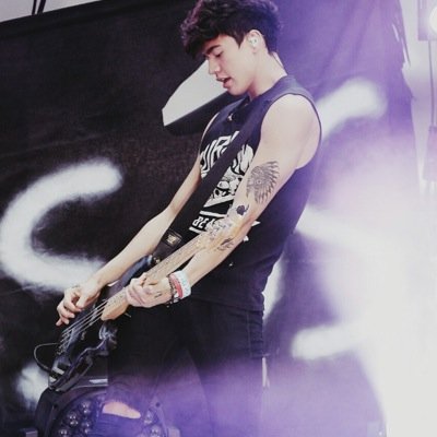 ۞Hello love, @fvckablecalum gave you this free follow. mind following her back? ly۞