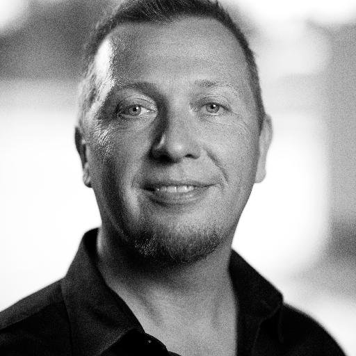 Eventproducent, industriel inspireret designer, speaker & debbatør. Driver eventbureauet E-360 A/S, venue HAL-E samt eget design AREA 11.