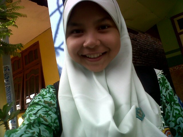 Hello guys nama q sari
q lhir di Pasuruan 31 Maret 2001 fasn #CHSI