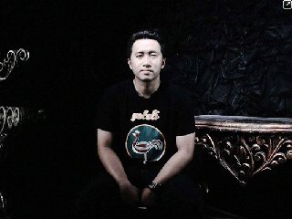 I'am drumer of @TripleKings_Sby and @Burningidea band. |#PSYCHOBILLY# Indonesia is my beautiful country. N Java is my culture.| ARTWORKER IS ME :)