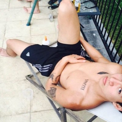 another day goes by without a follow from calum, ill try do some imagines they'll be pretty shit tho but ahwell follow me pls, 0/4