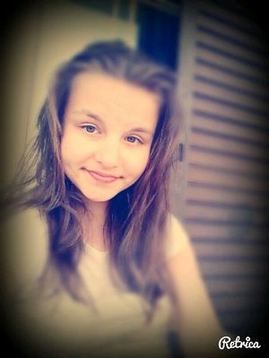 Follow my instagram: vicky_earnshaw_x