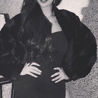 noooooone3's profile picture. عيني انا لعينہ والقلوب بعآد .