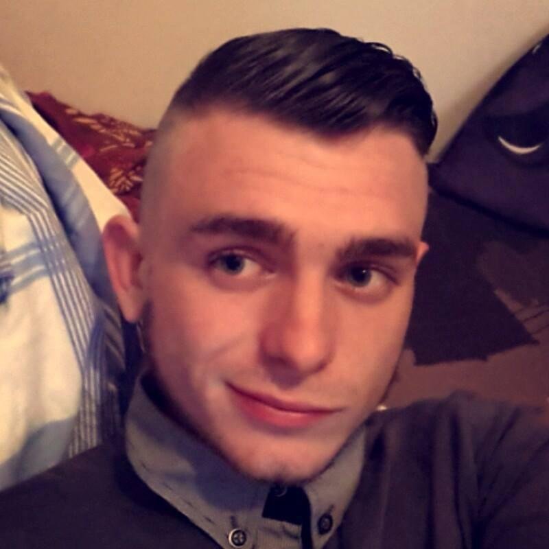 Ah donc tu lis ma bio?