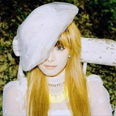 ‏لأني احببتها جعلت هذا الحساب صدقه جاريه لها ♥.