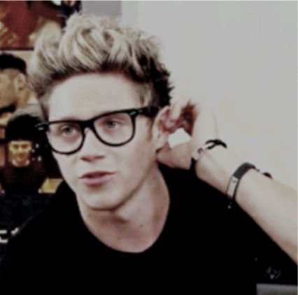 @CUDDLYNIALLER @whisperzjm