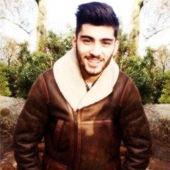 FOLLOW @tommoftnelson BECAUSE SHE GAVE YOU A FREE FOLLOW AND SHE MIGHT DM YOU TO 2/5 OF 1D ARIANA OR LITTLE MIX