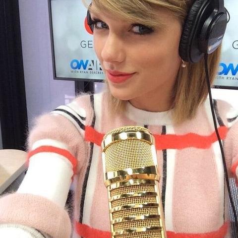 Hi! I'm Carolina | Mexican | 20 | I love coffee, books, autumn and Taylor | For me it's always you.. @taylorswift13