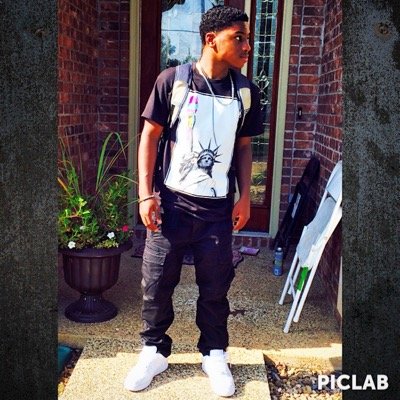TÅŸØ FMOI: Your.Majesty_ // I Follow Back