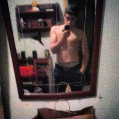 Podras saber quien soy, pero no me conocen, me odian me critican pero escuchan mis canciones nyno