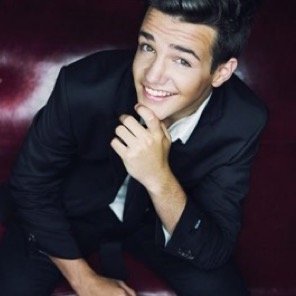 Sua primeira, maior e melhor fonte de informações de Aaron Carpenter em toda América Latina.
