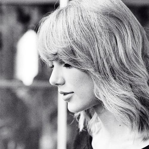 @hulanswiftie