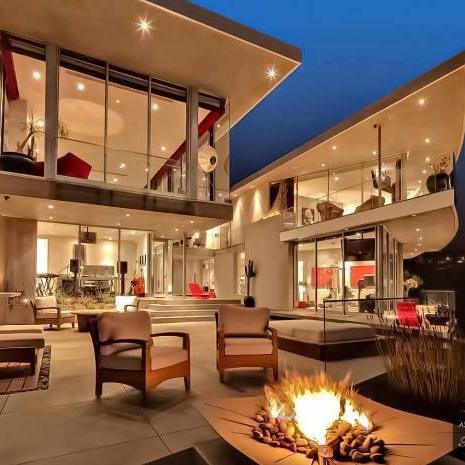 Luxury homes is the place where you can find the most beautiful and expensive estates and vacation homes around the world.