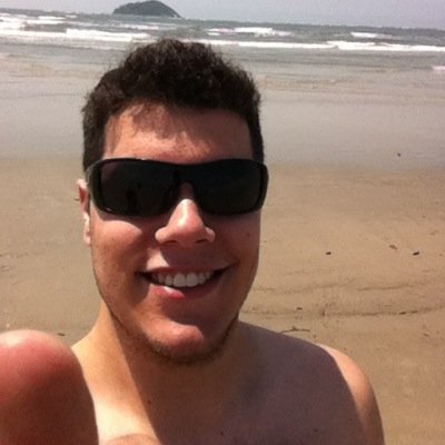 Uma pessoa calma, alegre, bem divertida e Corinthiano de coração!