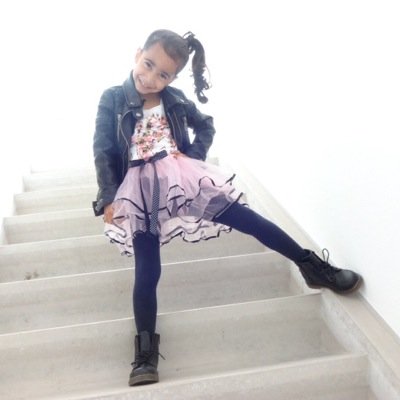 NIFSapuletej's profile picture. Hi. My name is Neveah. I'm 6 years old. Yes I have my own twitter. It's monitored by my mom. She's my best mom friend. I love candy & my family. Okbye