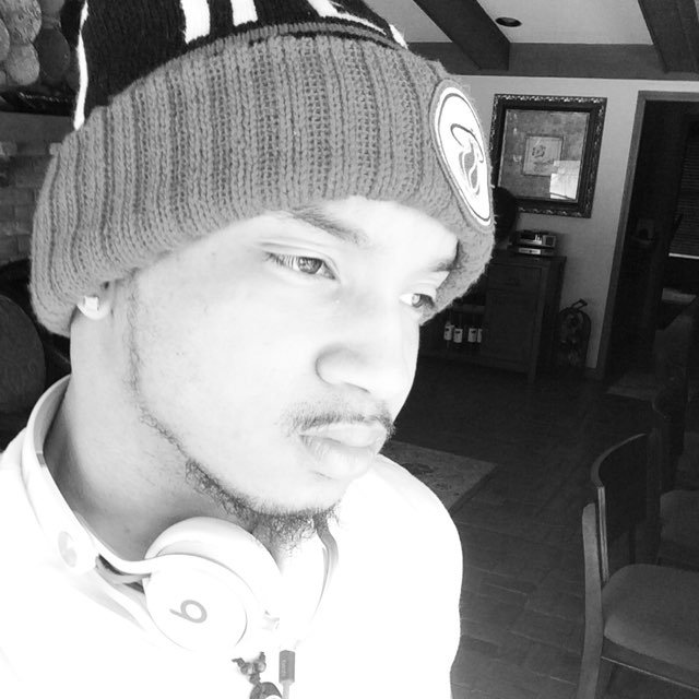 Lonnie 18 Rasied N born LA Instgram lil_lonnie_2k13 Kik lil_lonnie_18